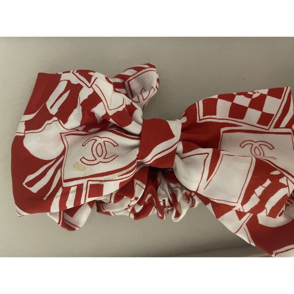 Chanel Red & White Logo Silk Hair Scrunchie Set - Picture 5 of 7